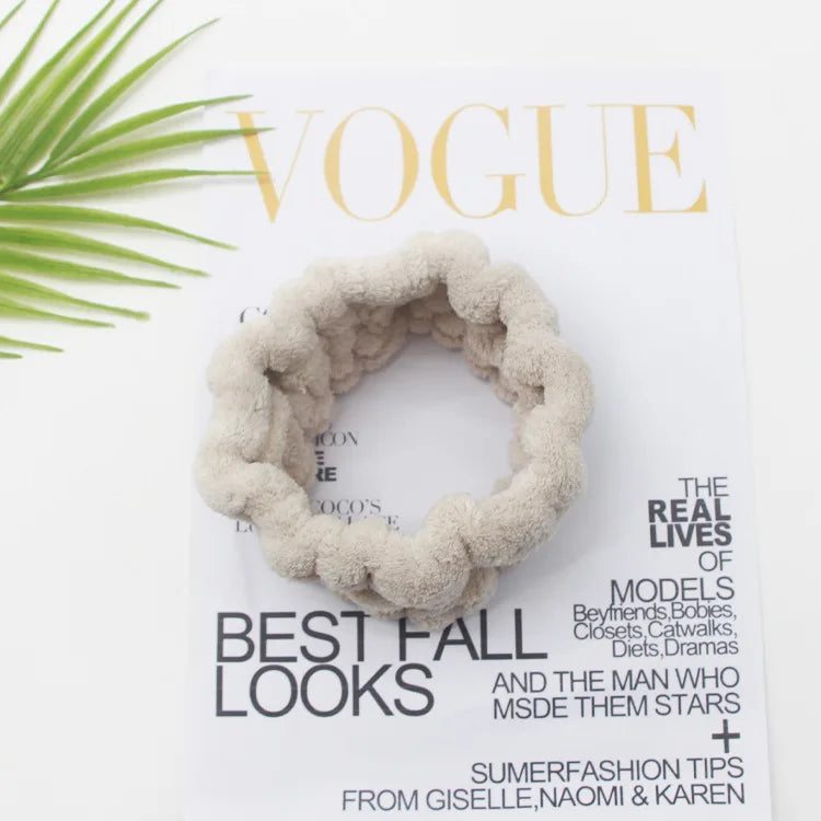 Faixa Antifrizz para Skincare em Veludo Coral – Para Maquiagem, Yoga e Rotina Facial