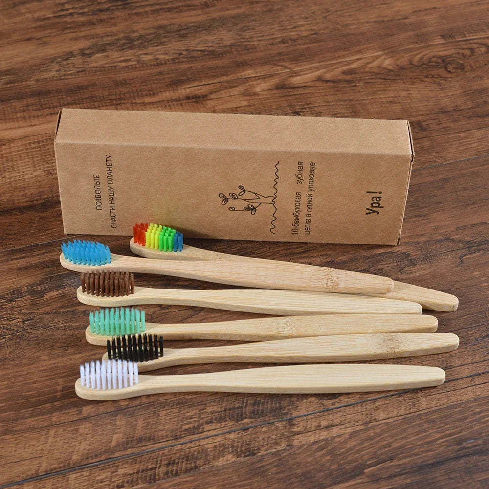 Kit com 10 escovas de dentes feitas em bambu natural, com cerdas macias e cores variadas. Uma opção sustentável, econômica e ideal para toda a família. Cada escova sai por apenas R$ 10,00.
