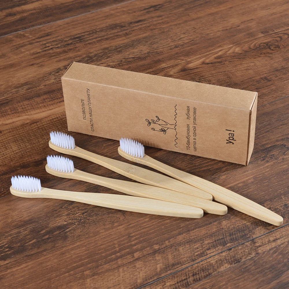 Kit com 10 escovas de dentes feitas em bambu natural, com cerdas macias e cores variadas. Uma opção sustentável, econômica e ideal para toda a família. Cada escova sai por apenas R$ 10,00.